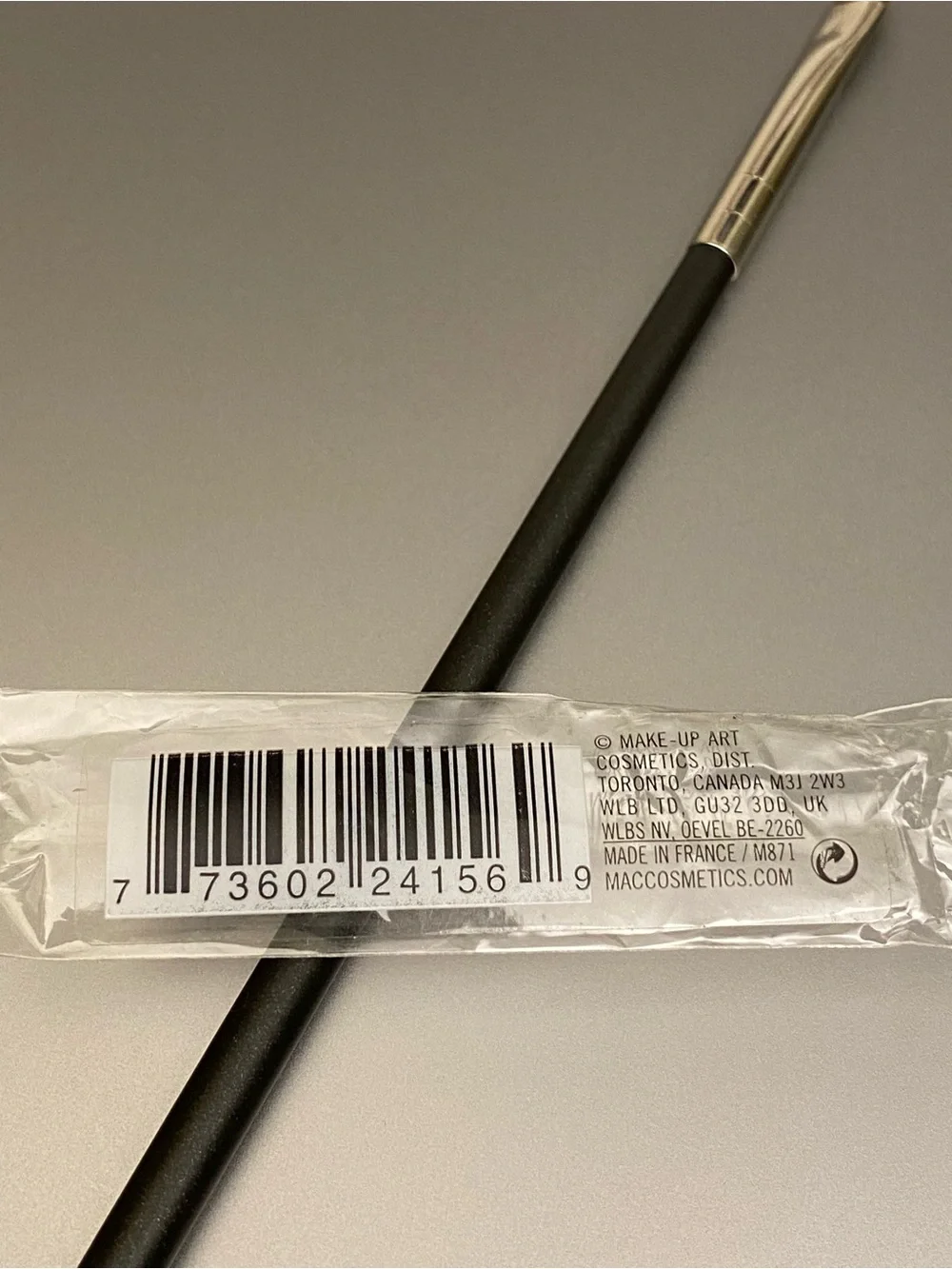 MAC 263 Small Angle Brush